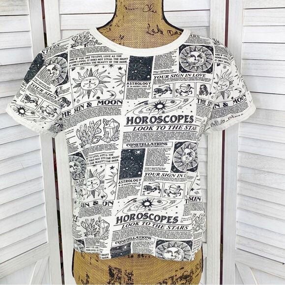 Vibe N Astrology Horoscope Crop Shirt Cream Black Medium - Picture 1 of 11